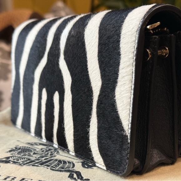 *RARE* EXCELLENT CONDITION Authentic Burberry calf hair zebra crossbody. - Picture 4 of 13